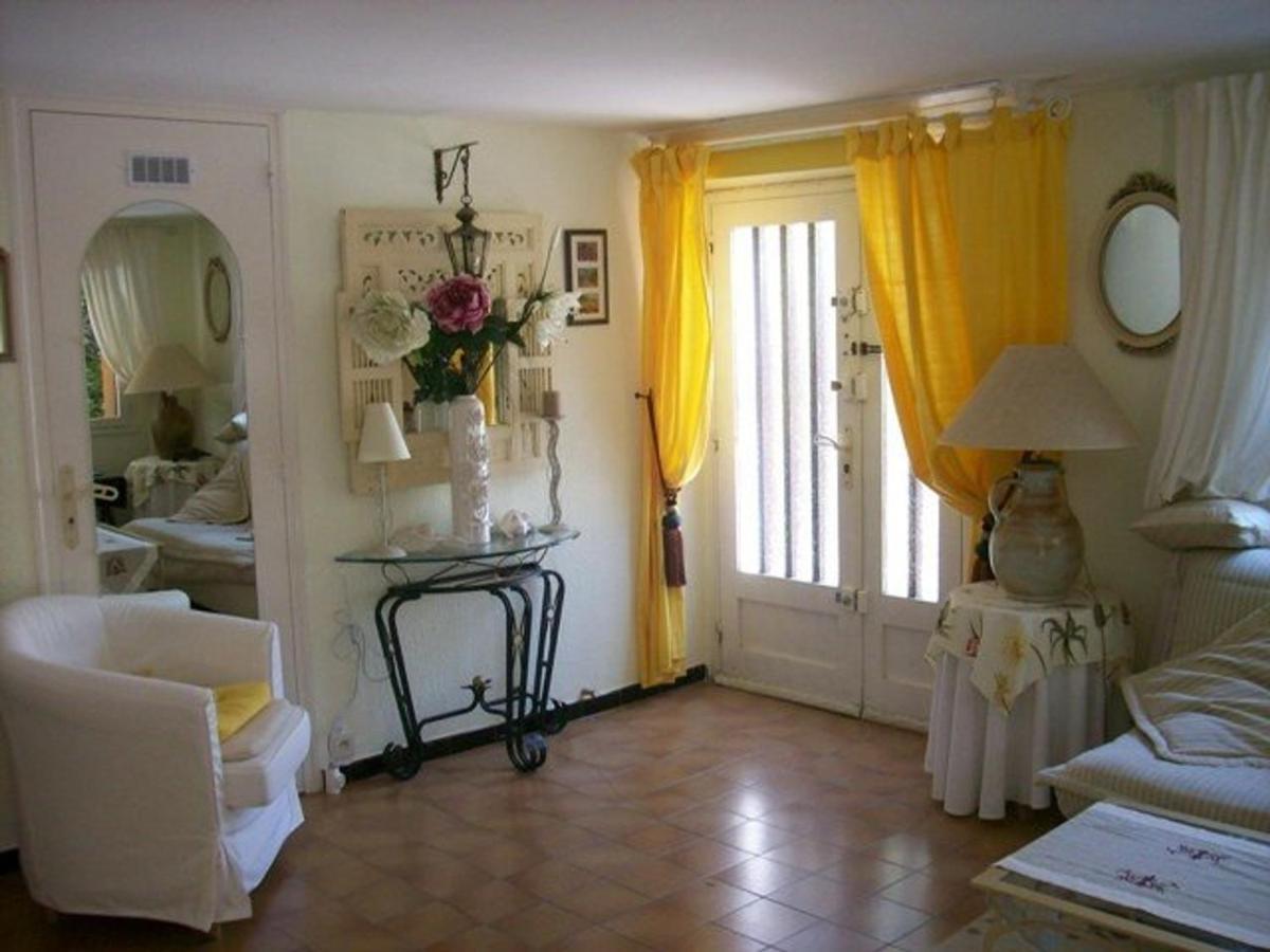 Appartement Cosy Avec Terrasse Et Parking, A 2 Pas De La Plage De Saint-Clair - Menage Inclus - Fr-1-251-12 Le Lavandou Exterior photo